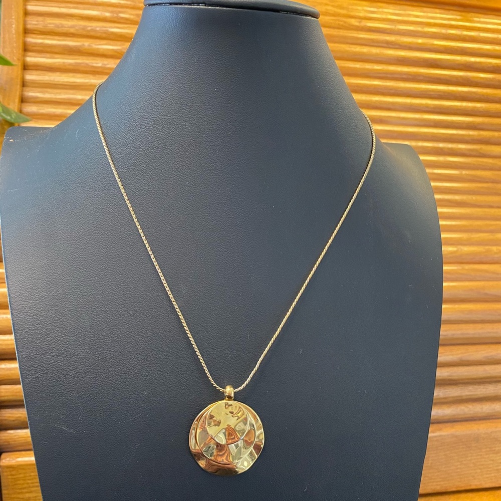 Monet Disc Necklace